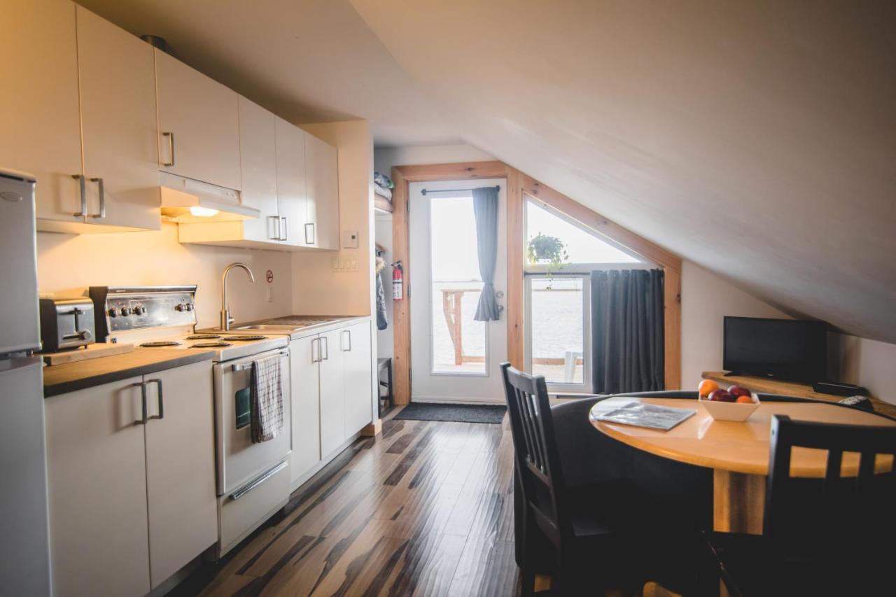 Aux 4 vents - Auberg'Inn Carleton-sur-Mer Exterior foto