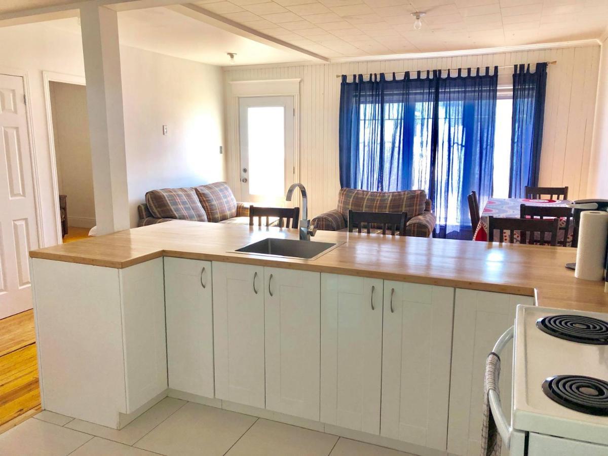 Aux 4 vents - Auberg'Inn Carleton-sur-Mer Exterior foto